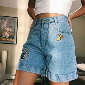 Vintage Warner Bros authentic Looney Tunes embroidered shorts